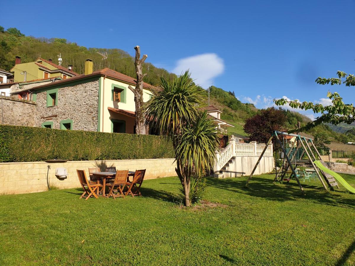 Casa Rural La Pumarada De Limes カンガス・デル・ナルセア エクステリア 写真