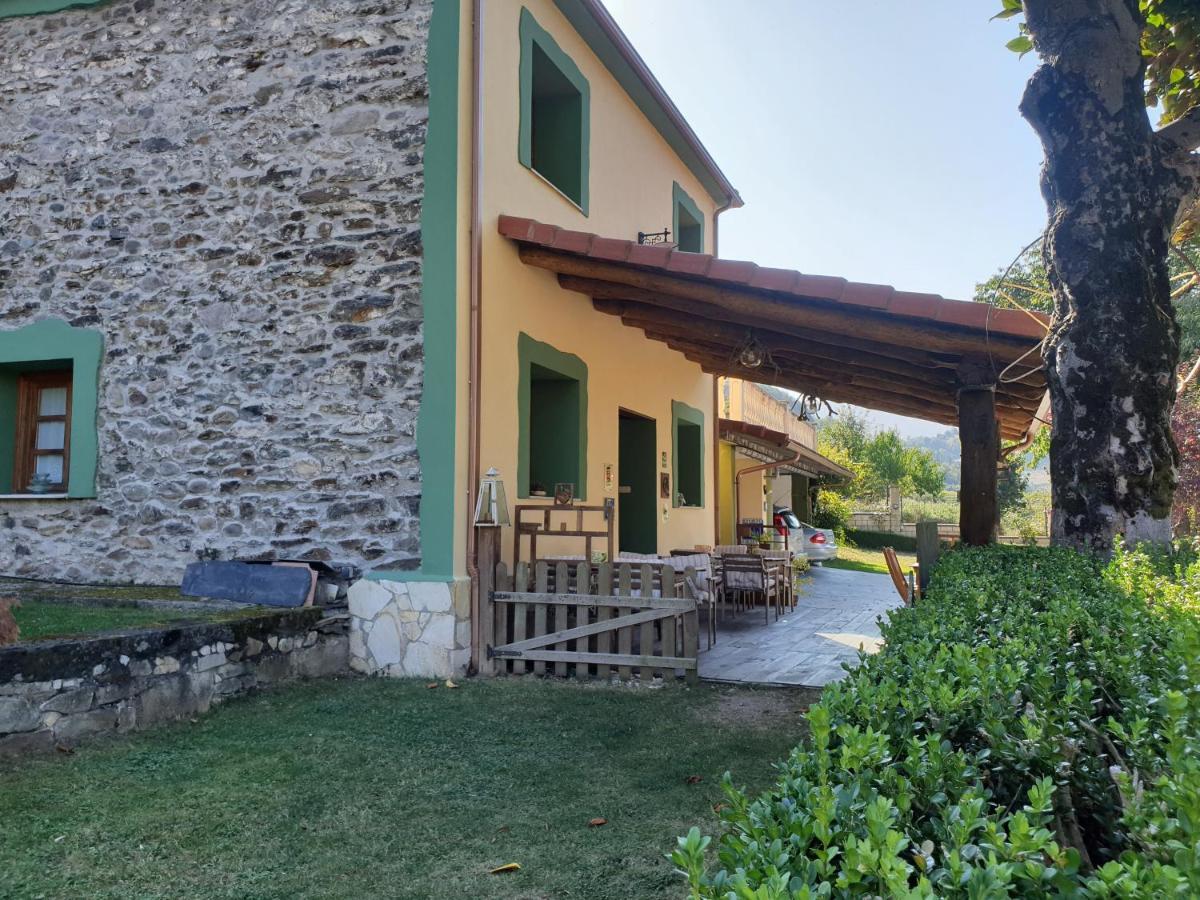 Casa Rural La Pumarada De Limes カンガス・デル・ナルセア エクステリア 写真